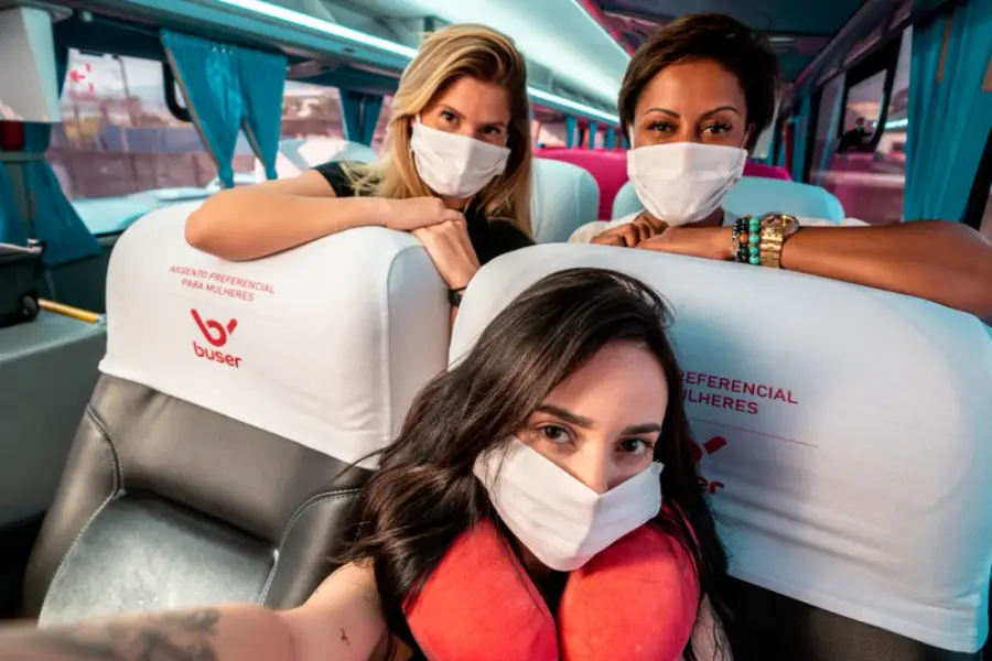 Buser inaugura assentos preferenciais para mulheres