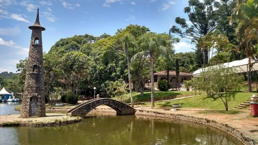 Viagens de casal por SP: conheça as melhores praias e cidades do interior
