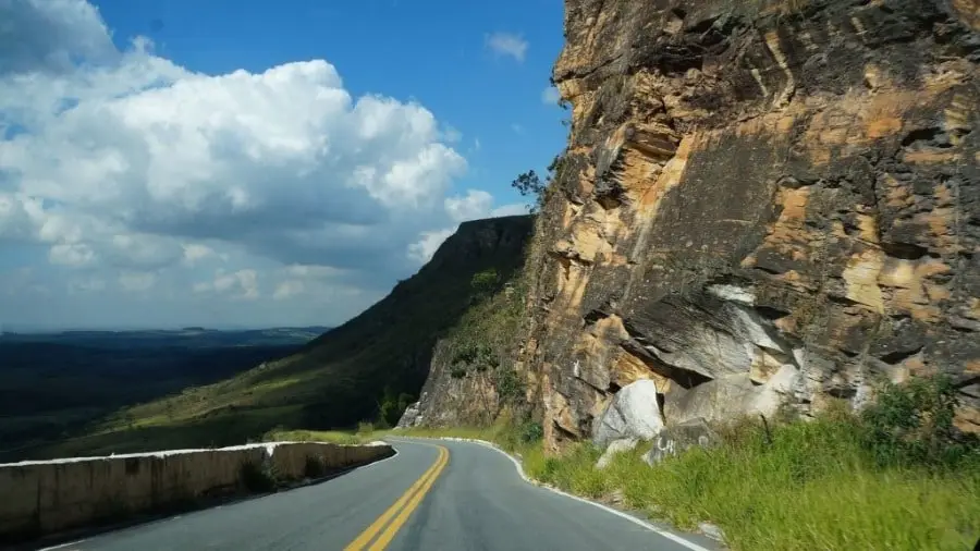 trecho da estrada real em minas gerais