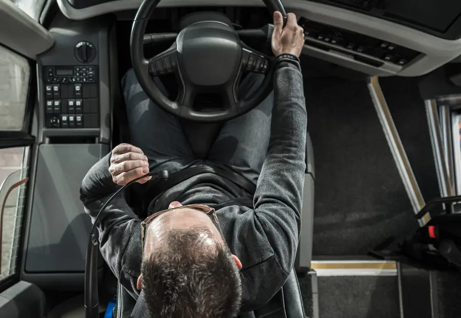 Câmeras com inteligência artificial ajudam a monitorar segurança das viagens de ônibus
