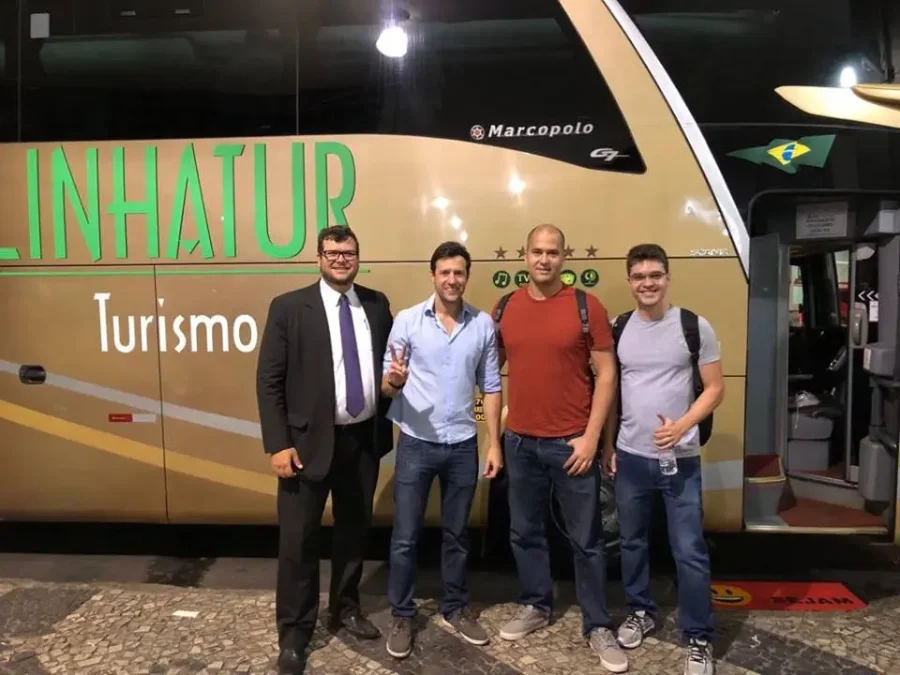 Foto da primeira viagem da Buser fazendo intermediação de transporte executivo de ônibus.